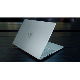 Razer Blade 15 Mecury White | i7 10750H | RTX 2070 | 4K OLED | Base